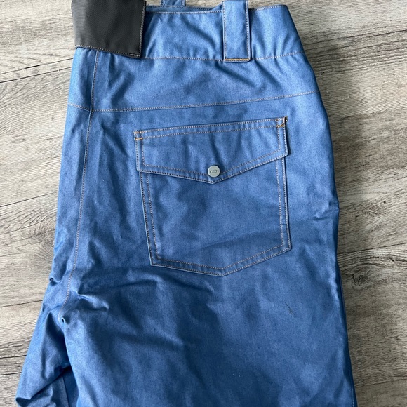 Salomon ski/snowboard pants - Picture 2 of 5